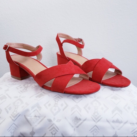 URBAN OUTFITTERS SUEDE RED BLOCK HEEL SANDALS ♥️ - Picture 2 of 10
